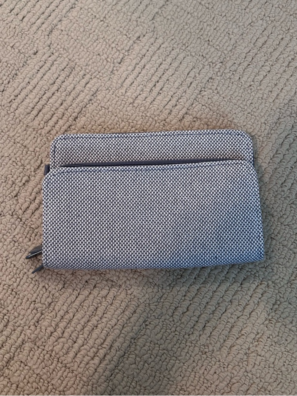 thirty-one Black and White Woven Zip Wallet